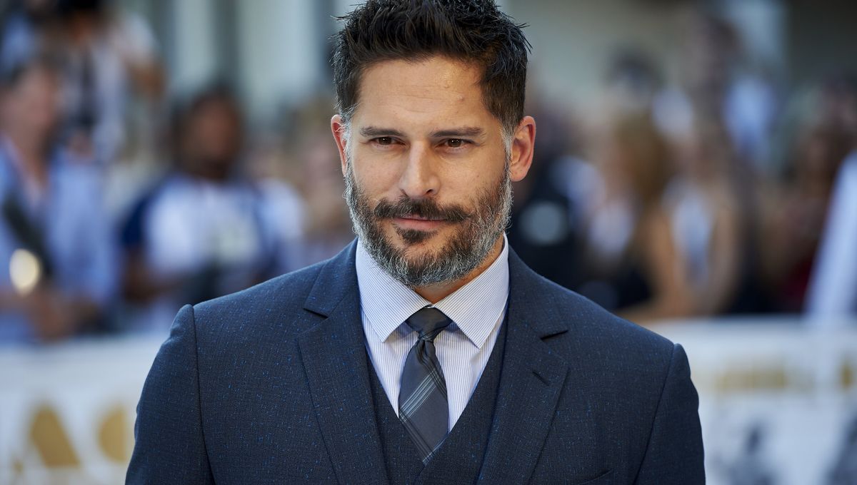 How tall is Joe Manganiello?